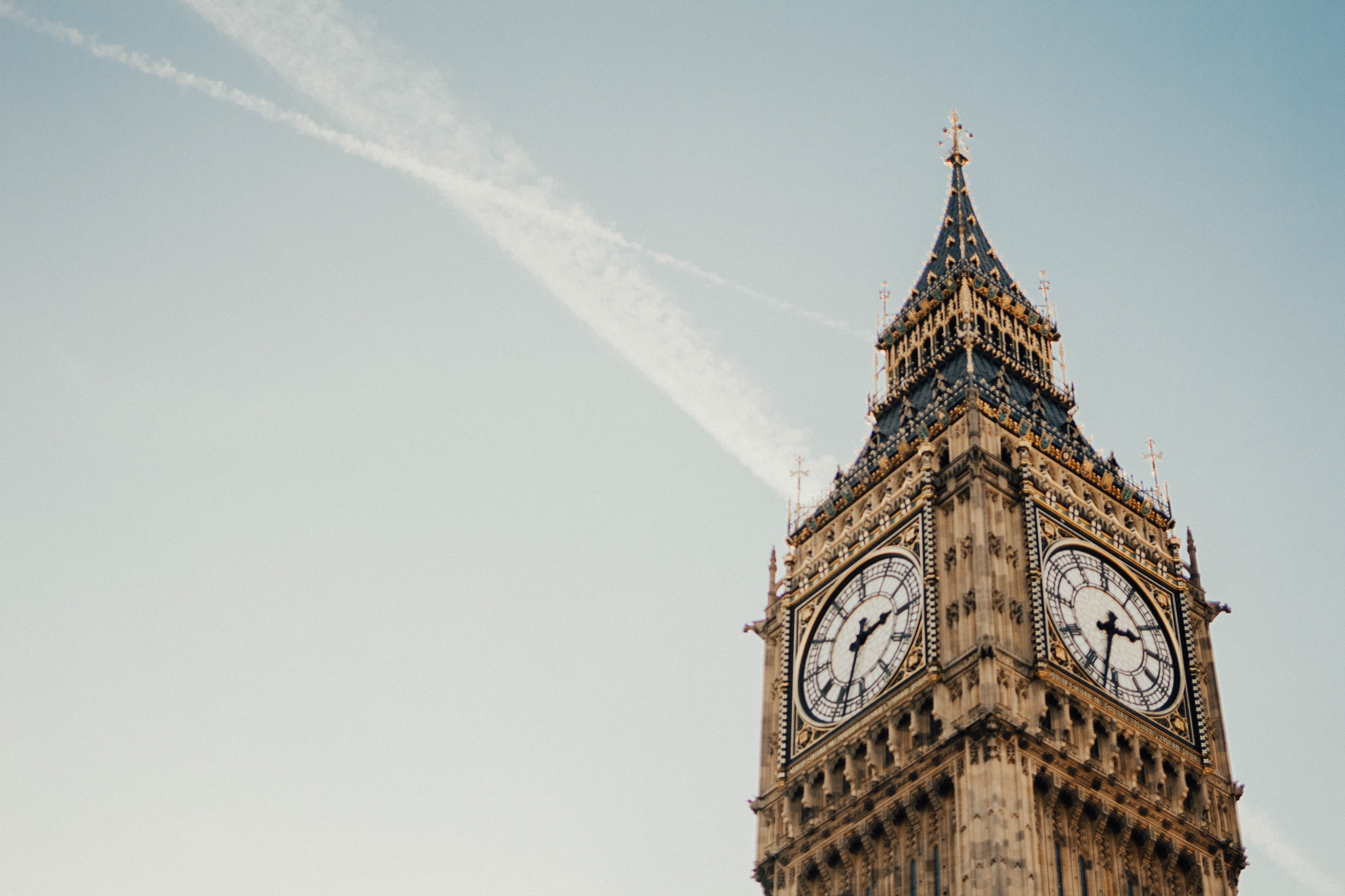 Contrails over Big Ben in London