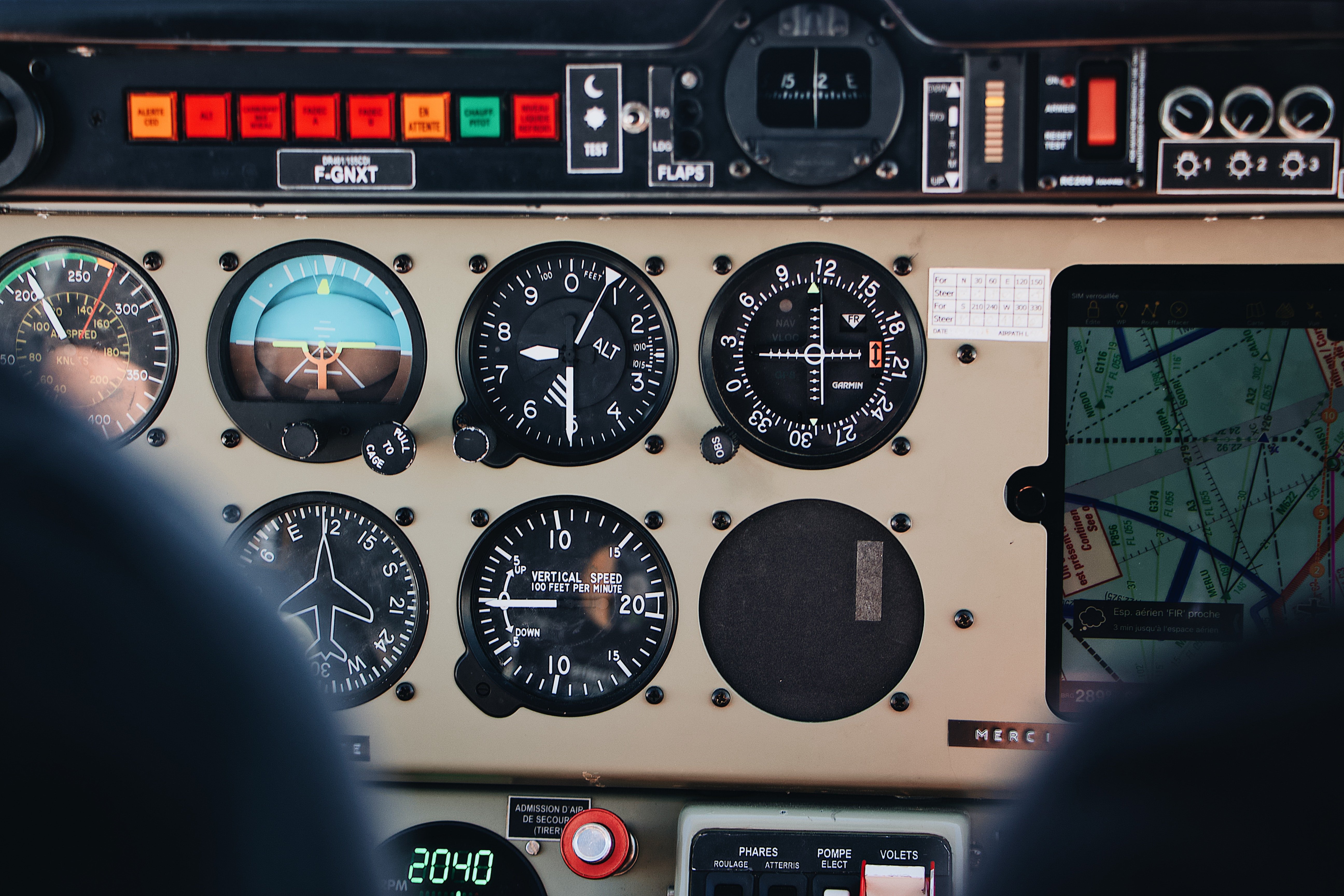 Instrument cockpit